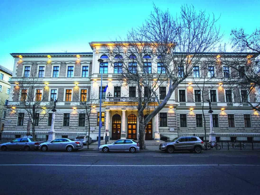 Budapest-University-of-Economics-and-Business-BUEB