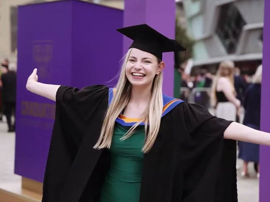 Chi phí và học bổng của trường Đại học Leeds Beckett