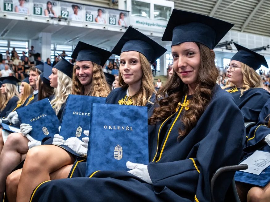 cơ hội phát triển tại Đại học Széchenyi István