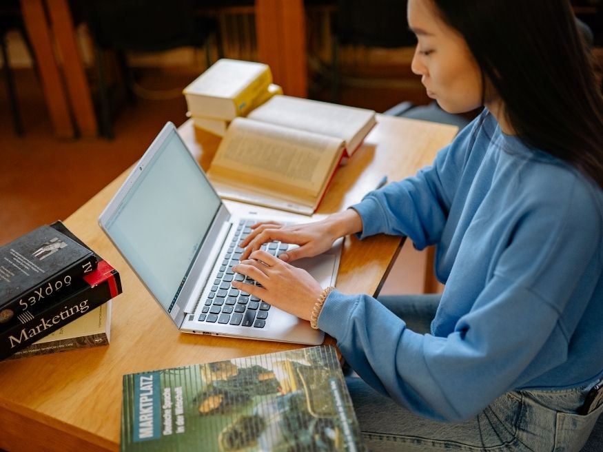 Hướng dẫn cách kiểm tra yêu cầu IELTS của từng trường tại Đức