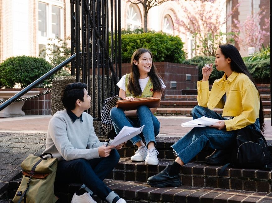Chi phí du học Hàn Quốc ngành quan hệ công chúng