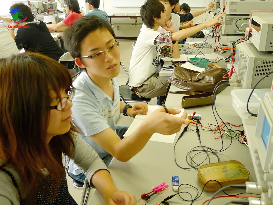 FAQ - Giải đáp thắc mắc thường gặp về du học Nhật ngành điện tử