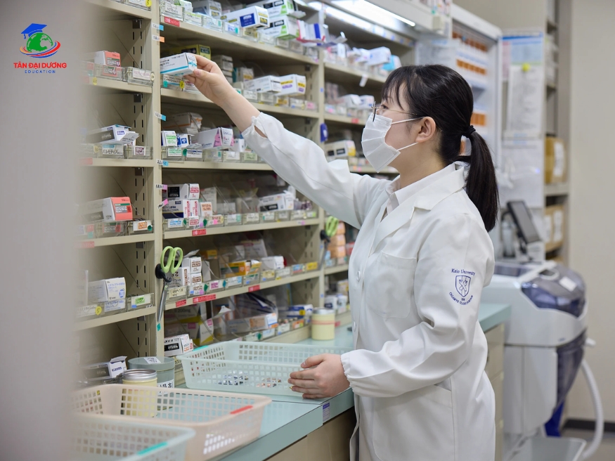 Chi phí, học phí và học bổng ngành dược tại Nhật