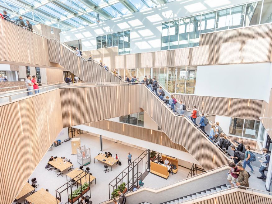 Học phí, chi phí sinh hoạt tại Fontys University of Applied Sciences
