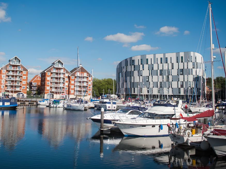 Học phí, chi phí sinh hoạt, học bổng tại Suffolk