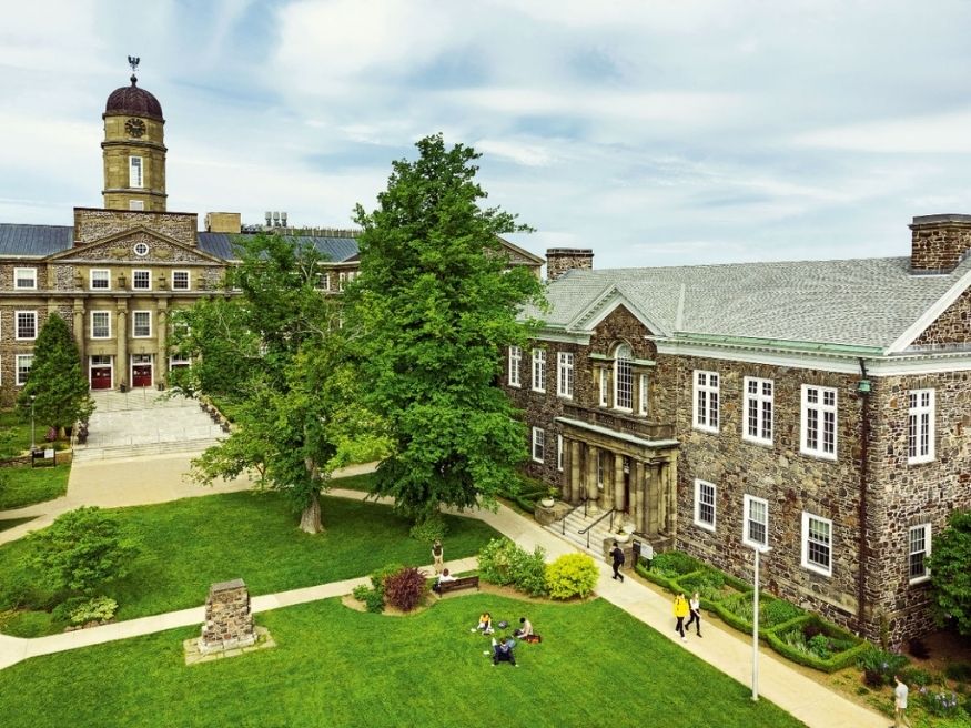 Học phí và học bổng tại Dalhousie University