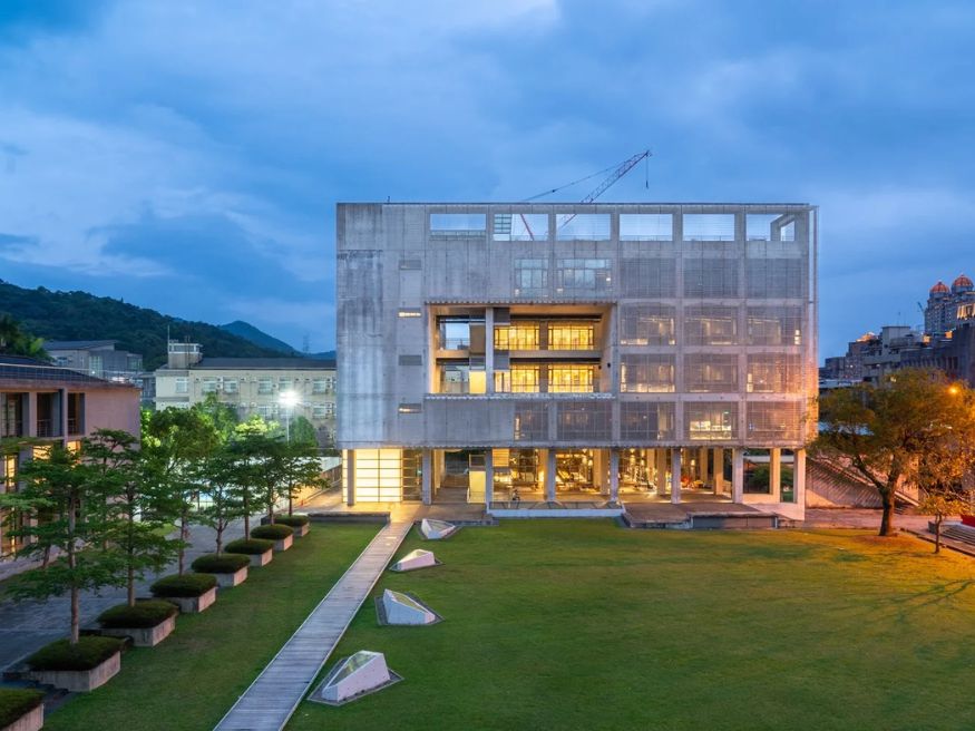 Tổng quan và lịch sử phát triển của Đại học Thực Tiễn