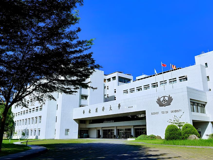 Hệ đào tạo và ngôn ngữ tại TCUST