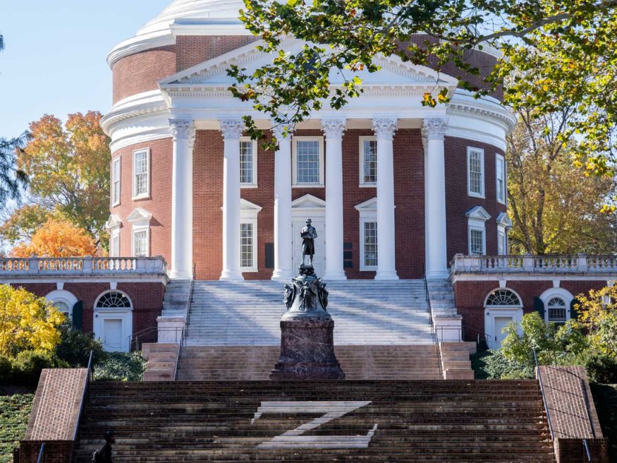 Điều kiện tuyển sinh Đại học Virginia cho sinh viên quốc tế