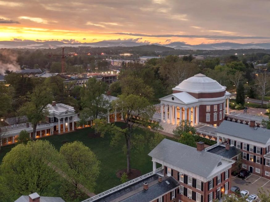 Học bổng và hỗ trợ tài chính tại Đại học University of Virginia