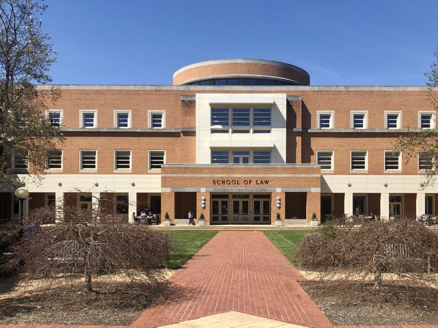Wake Forest University là trường gì?