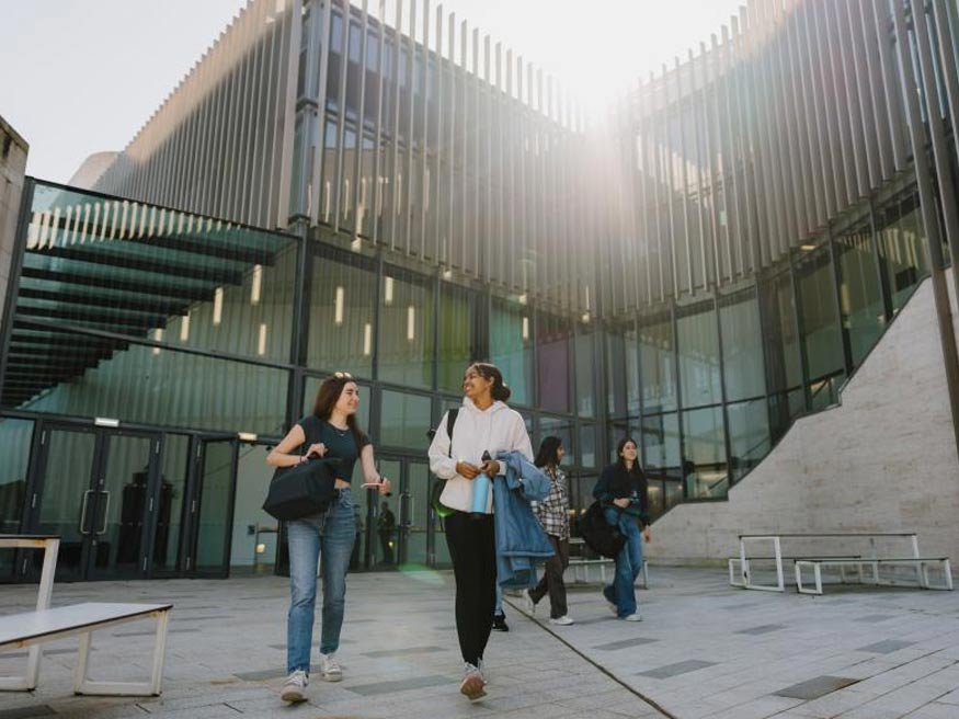 Câu hỏi thường gặp về Bangor University