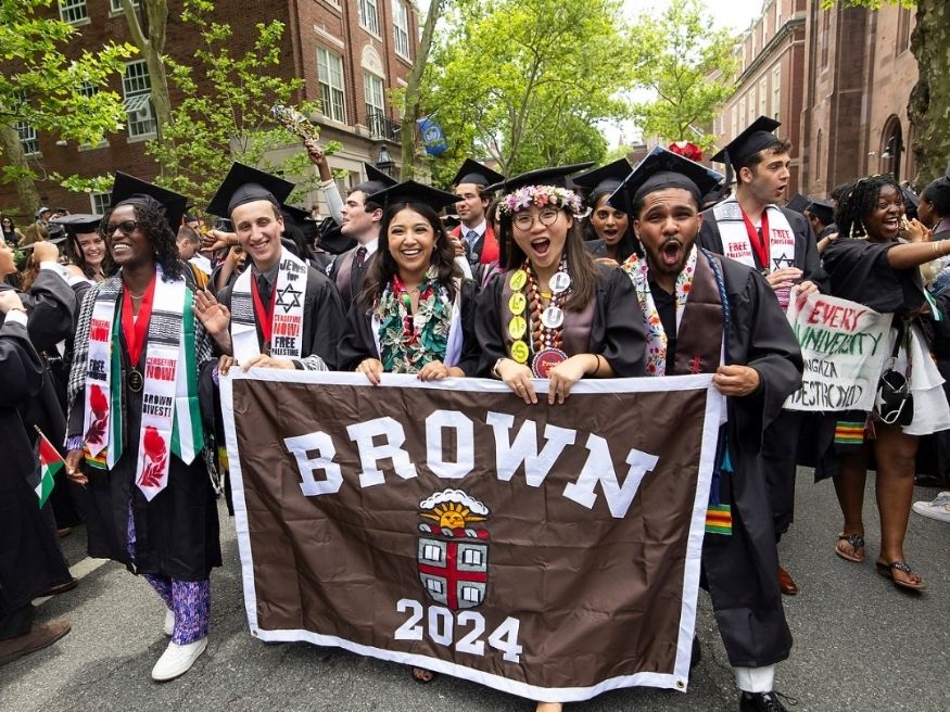 Chi phí du học và học bổng tại Đại học Brown University
