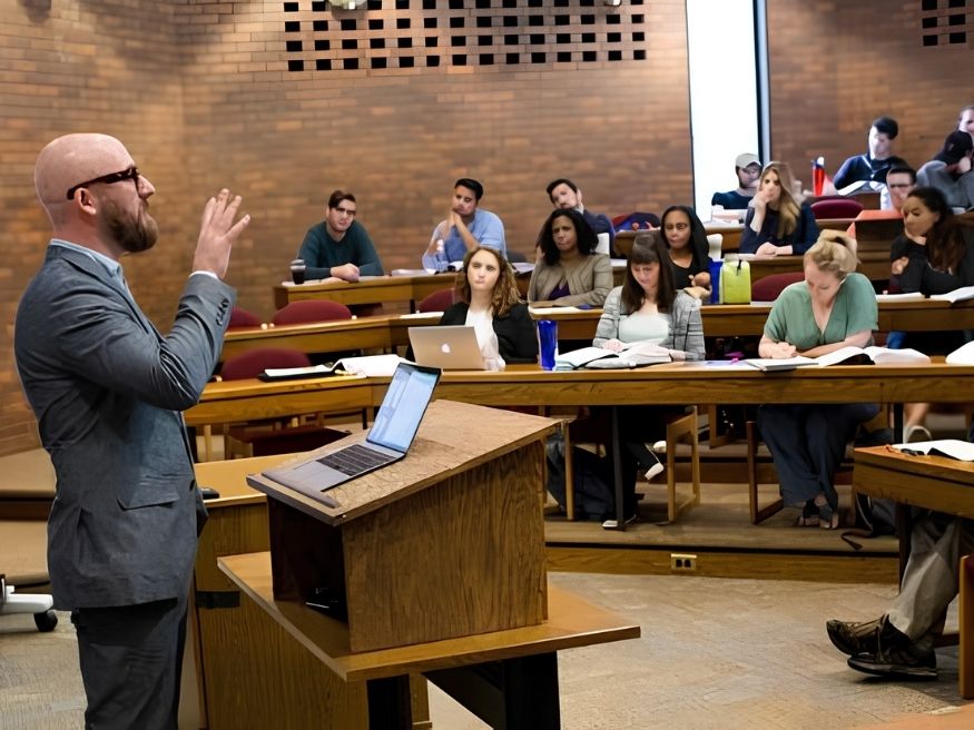 Chi phí du học và học bổng tại Đại học Case Western Reserve University
