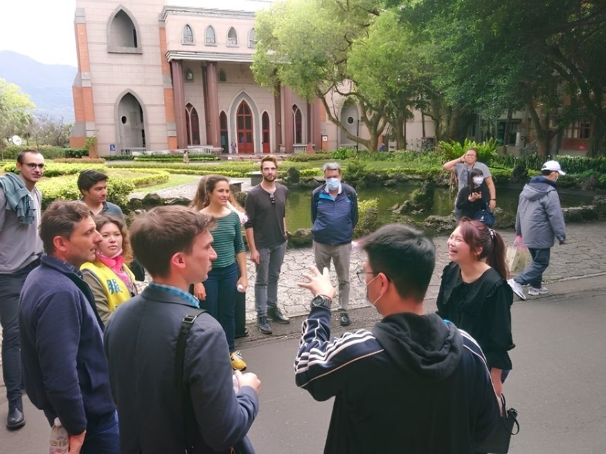 Ngành đào tạo, chương trình và kỳ tuyển sinh tại Đại học Chân Lý