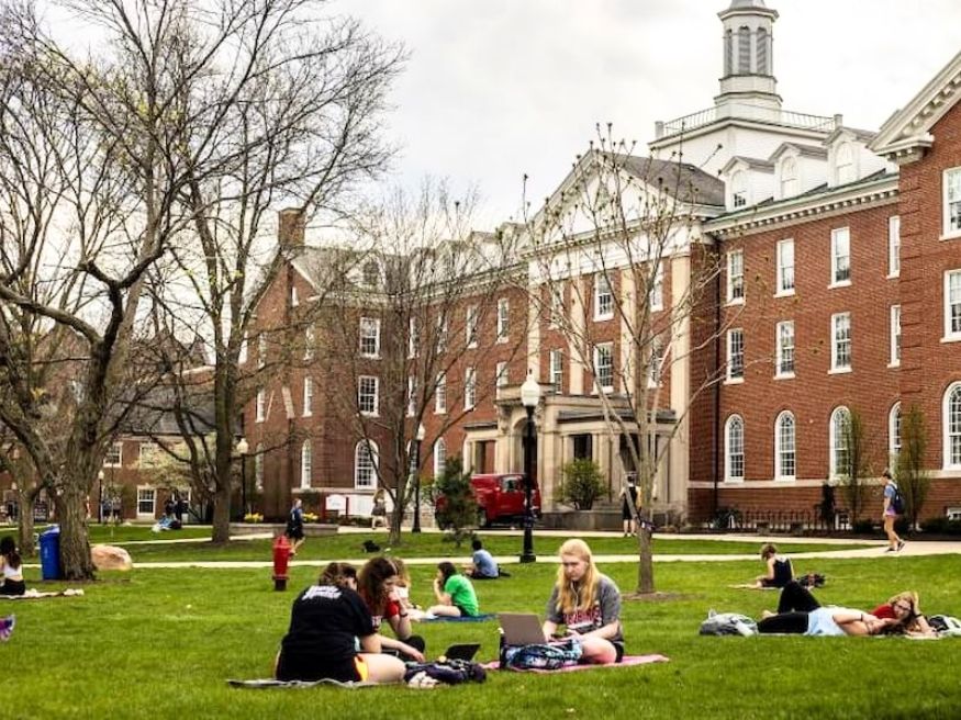 Điều kiện tuyển sinh của Đại học Illinois - Urbana Champaign