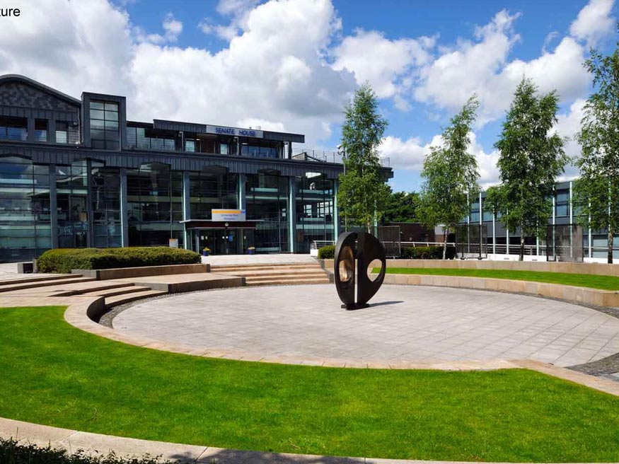 Học phí và chi phí du học tại University of Bolton