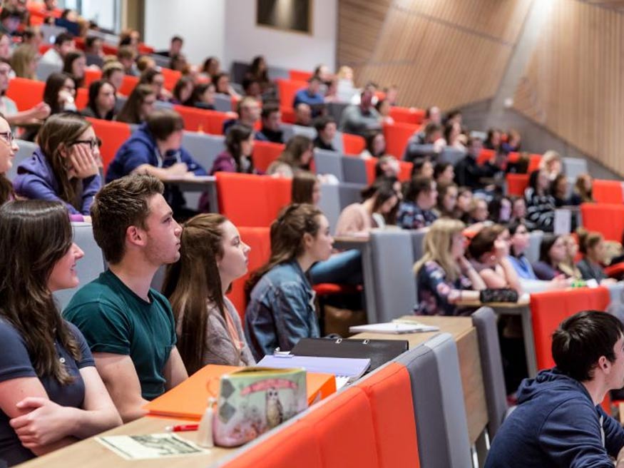 Học phí & Chi phí sinh hoạt tại Đại học University of Ulster