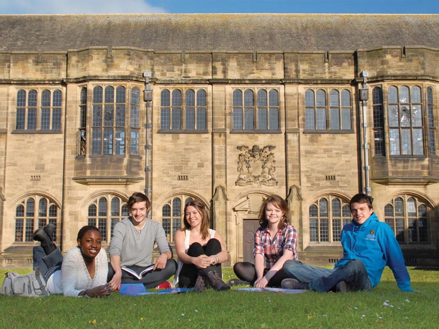 Học phí tại Bangor University cập nhật theo bậc học/ngành